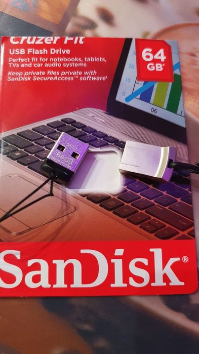 Флаш памет 64 GB