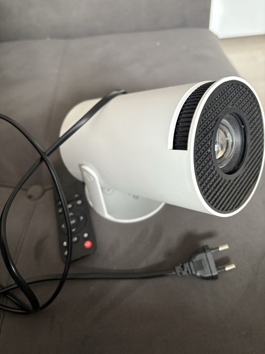 Проектор жаңа состояние идеальный