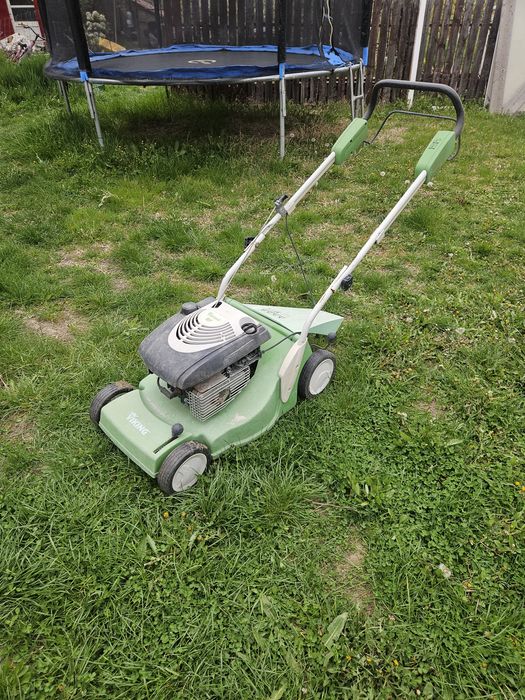Masina de tuns iarba viking mb 448 pe benzina