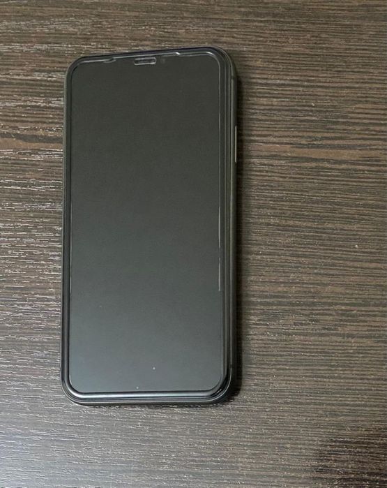 iPhone 11 в черном цвете