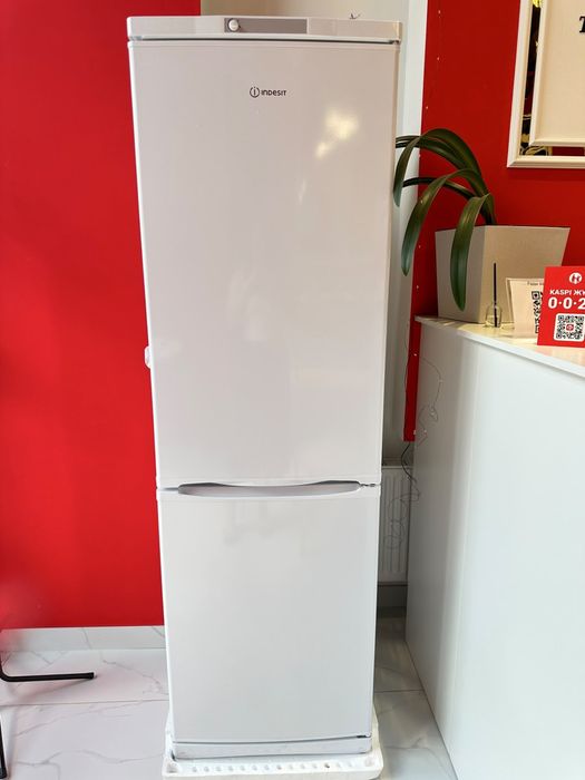 Новый холодильник Indesit
