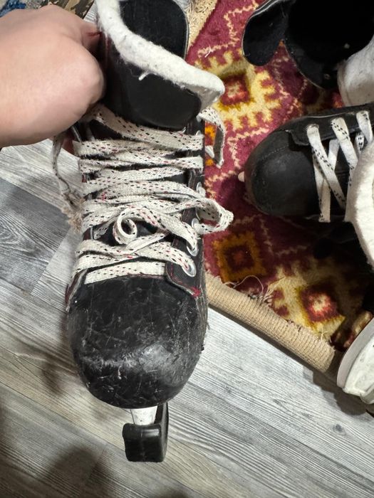 Коньки хоккейные