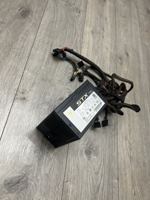 Продам блок питания Cougar STX 750 W