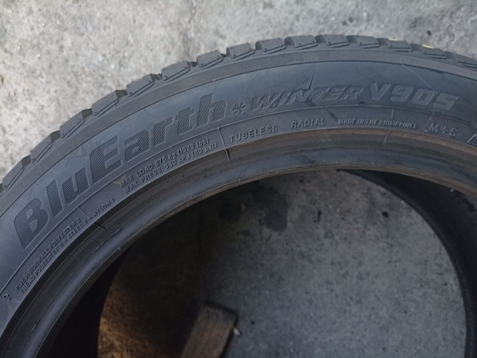 2 anvelope de iarna ca noi Yokohama 245/45 R20 dot 1823
