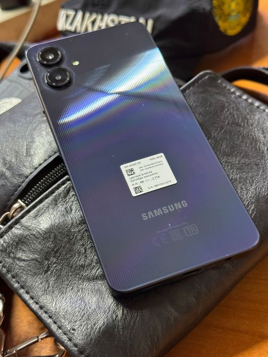 Самсунг А06 почти новая