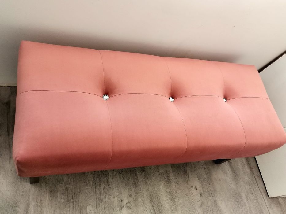 Vând bancheta, băncuță tapițată din catifea roz