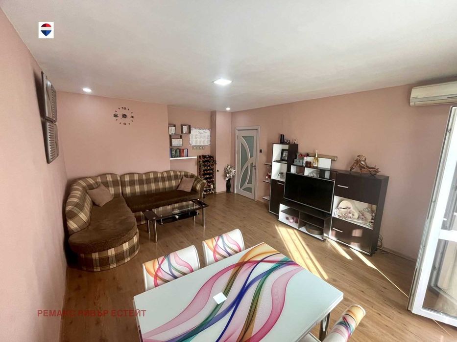 Продава се Тристаен апартамент в Русе, Родина 1 - 89 кв.м за 768 €/кв.м - Снимка #3