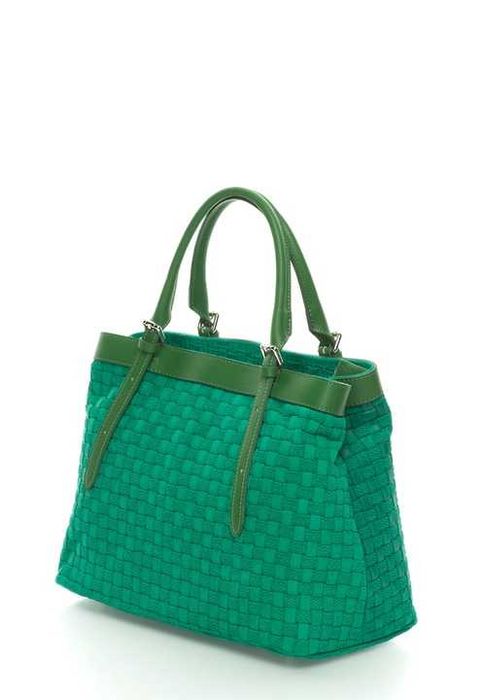 Зелена велурена чанта с плетен дизайн