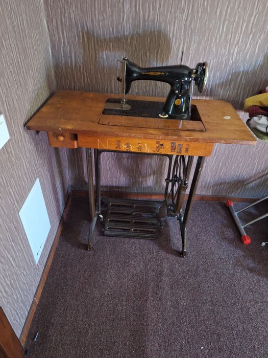 Швейная машина продается