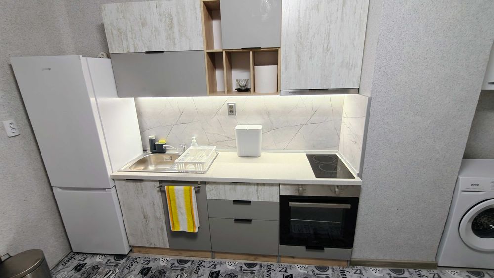 Дава се под наем Четиристаен апартамент в Варна, Червен площад - 100 кв.м за 900 € - Снимка #18