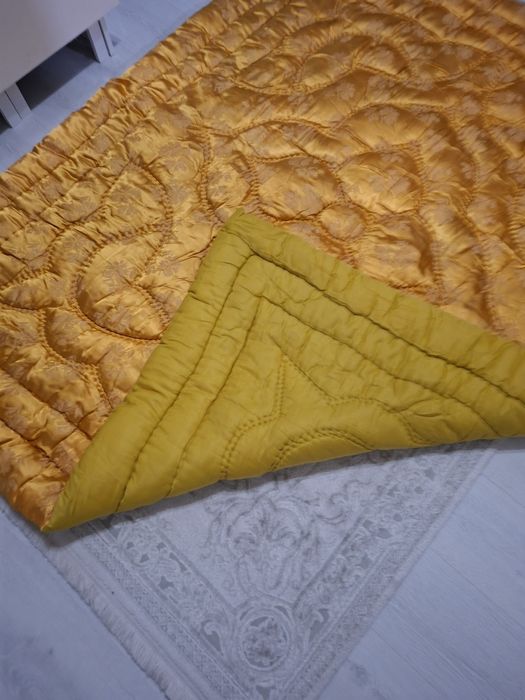 Plapuma din lana naturala prevazuta cu 2 fete- mustar+ galben