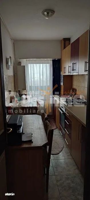 Apartament cu 1 camera, decomandat, zona Armata Rosie, etajul3