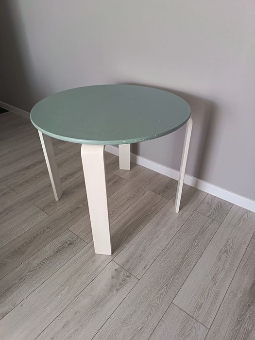 ( Круглый столик )