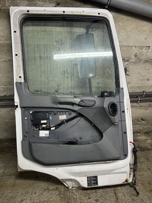 Usa stanga Mercedes Actros