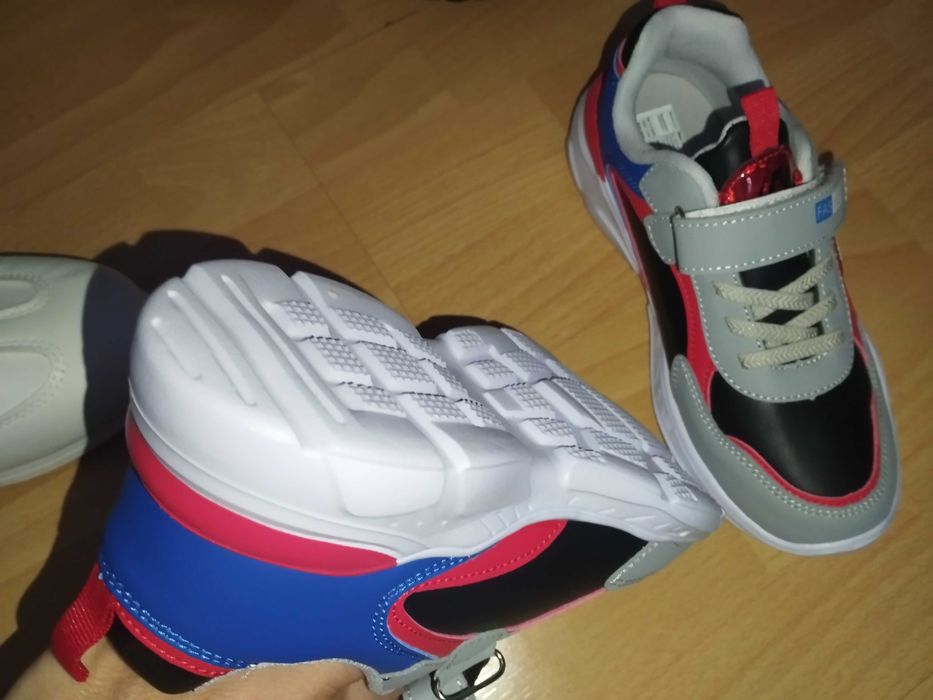 Обувки Нови номер 35 и номер 41, 42