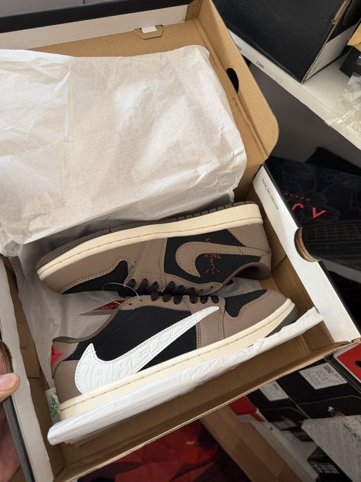 Новые кроссовки в LR