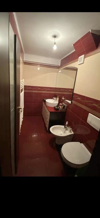 Vând apartament 3 camere decomandat