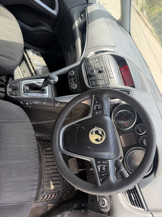 Опел зафира ц 2.0цдти на части / opel zafira C 2.0cdti tourer