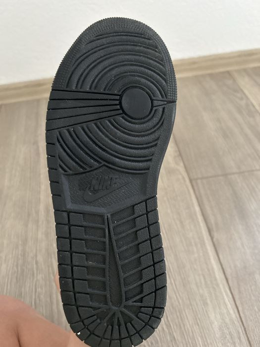 Jordan 1 panda 600 de lei