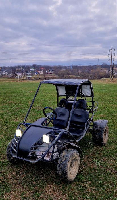 Vând sau schimb buggy