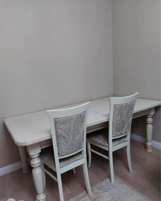 Продам сервант для гостиной, стол и стулья