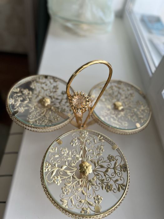 Менажница сатылады