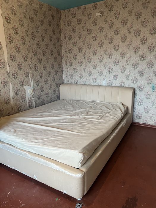 Кровать двуспальная