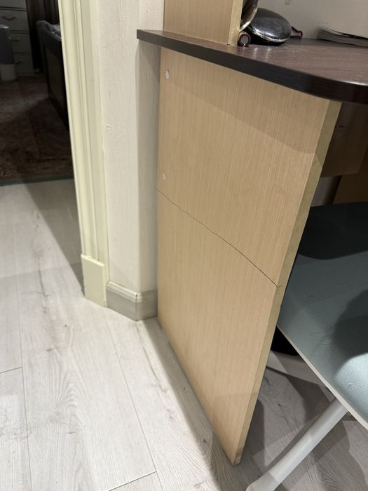 письменный стол с полками