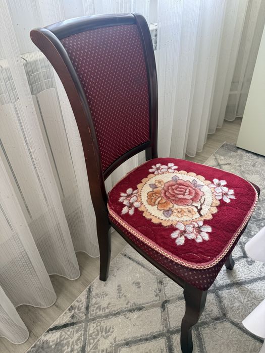 Стулья 6 штук, деревянные