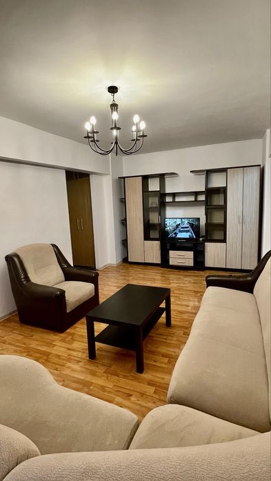 Inchiriez apartament 3 camere bd Iuliu Maniu