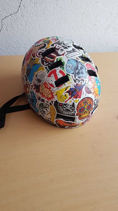 Продавам вело каски