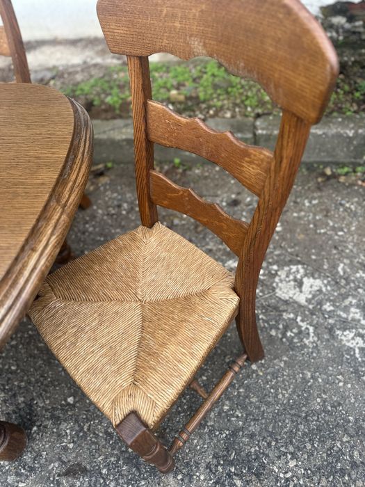 Трапезна дървена маса