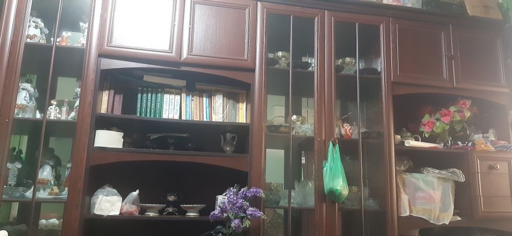 Стенка срочно сотилади