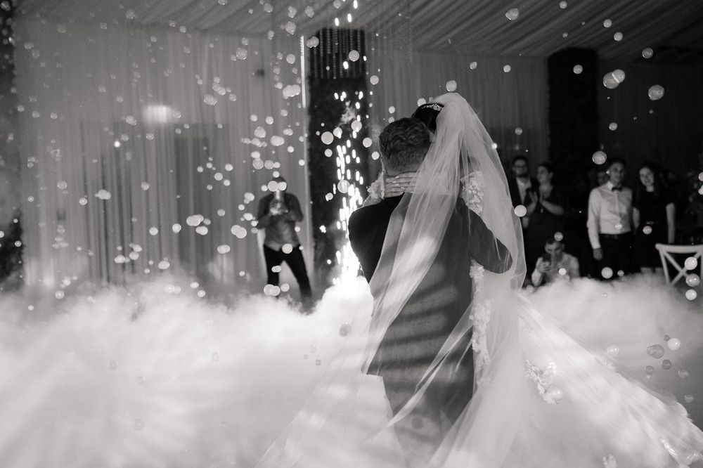 Fum Greu la Dansul Mirilor/Vulcani/Masina Baloane/Artificii Exterioare