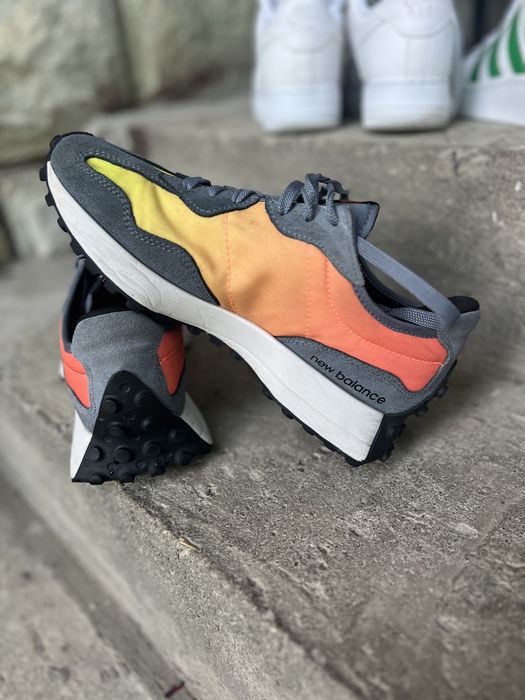 New Balance 327!