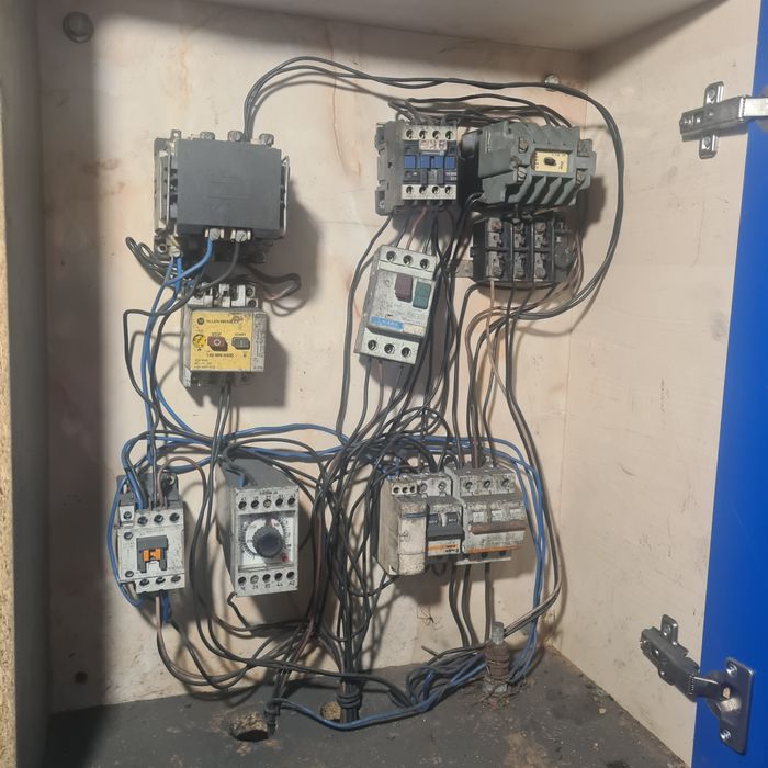 Машина за точково заваряване