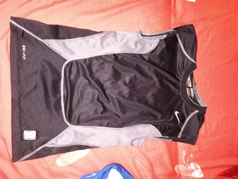 Maiou Nike mărimea M