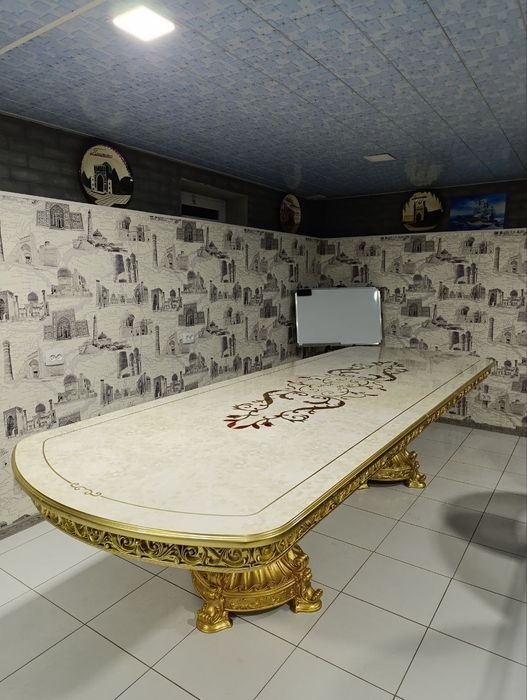 Stol sotiladi srochniga