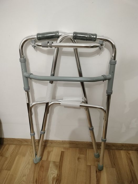 Cadru metalic pliabil, cu pasitor. reglabil la înălțime, din aluminiu