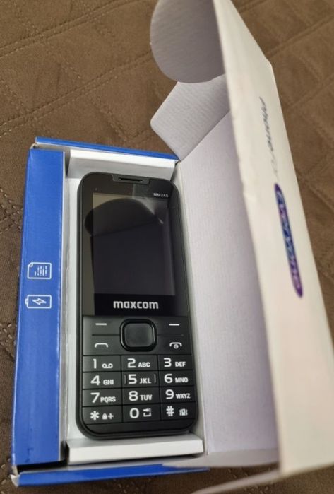 Maxcom MM248 cu butoane complet la cutie