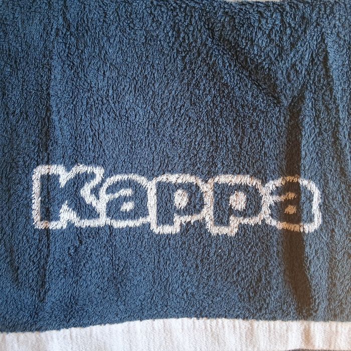 Тъмно синя и бяла Българско производство. Една Бежова и една Синьо-бял