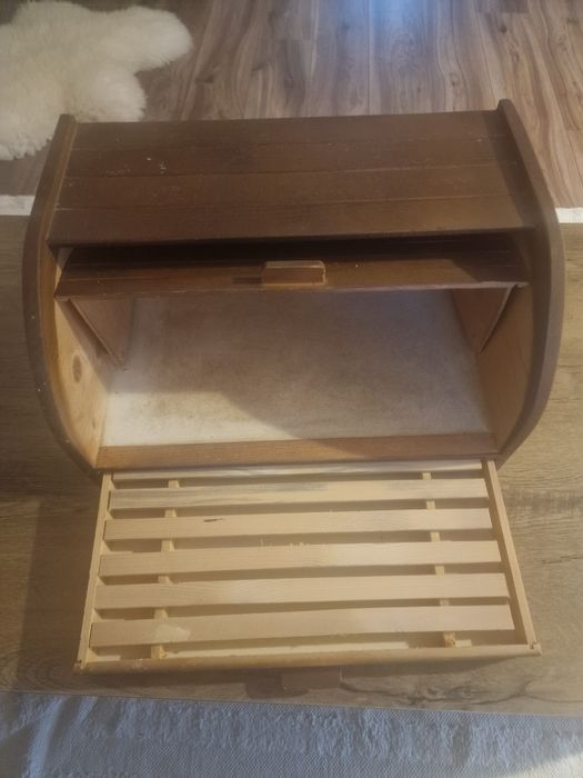 Cutie paine cu tocator si sertar