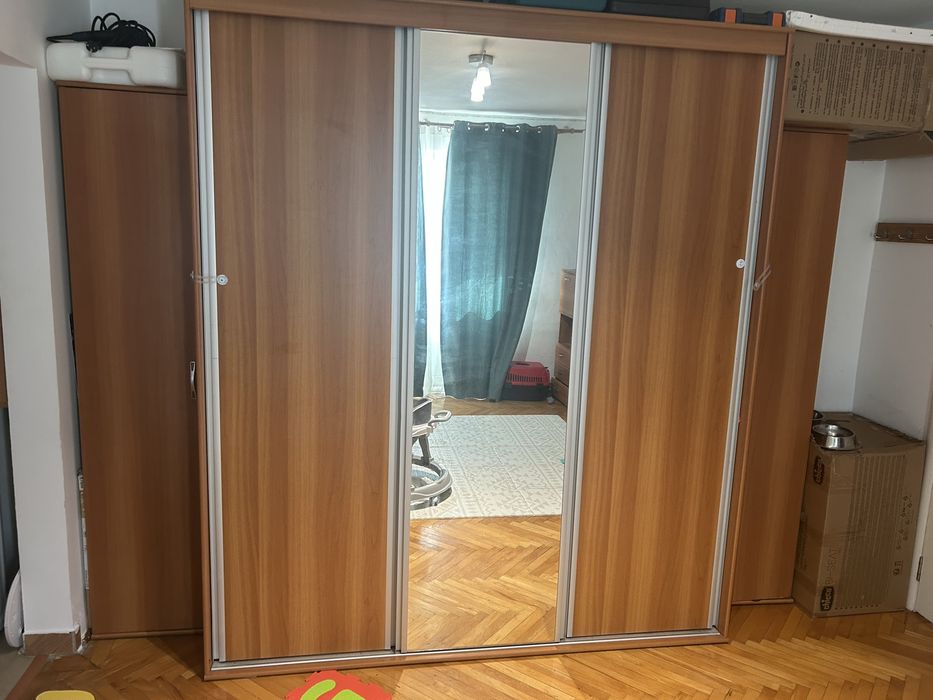 Mobilier living/dulap cu usi glisante