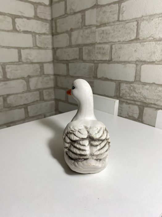 Продаю фигурку утки