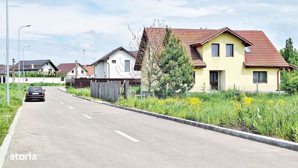 Sanpetru, teren intre case noi 685mp cu AC, utilitati, 72500 euro