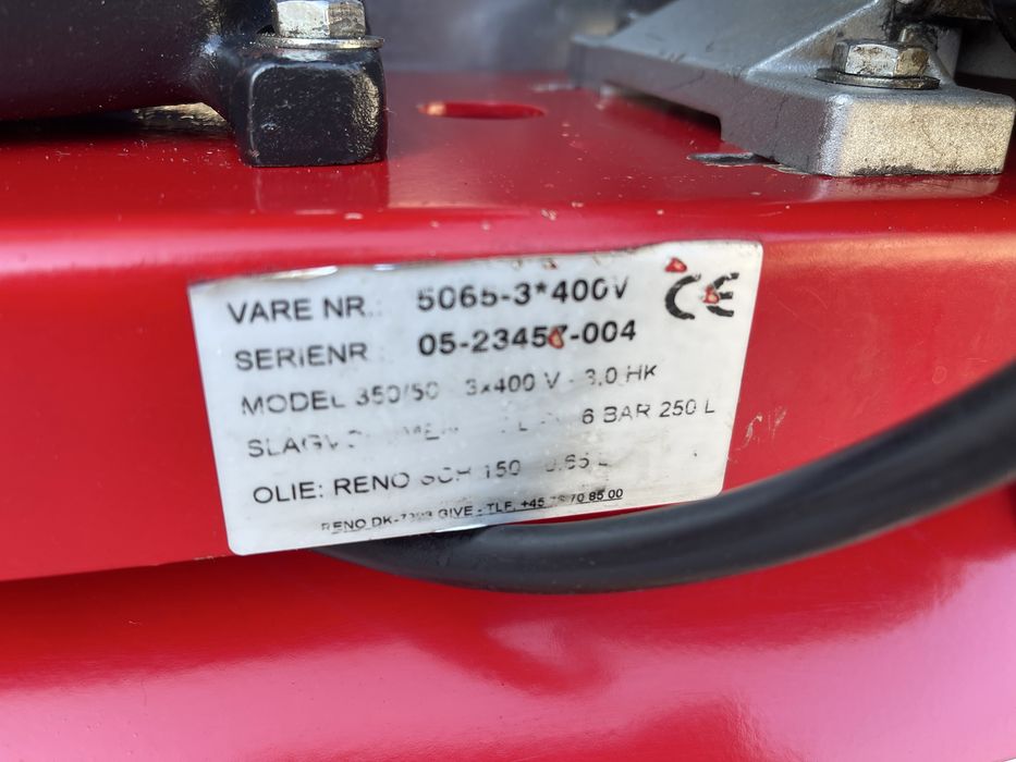 V-Образен компресор за въздух RENO-DENMARK 350/50 - 50л | 1.5kW | 400V