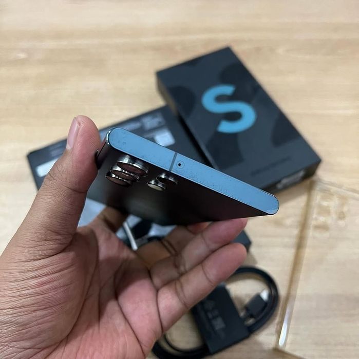 Samsung S22 Ultra kak new 12/256Gb