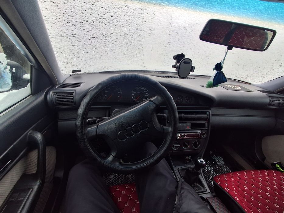 Ауди 100 в хорошем состоянии