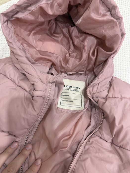 Продам курточку , кофту детскую