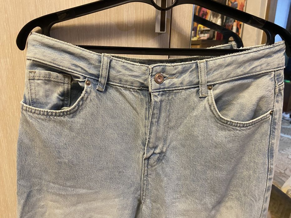 Продам женские джинсы